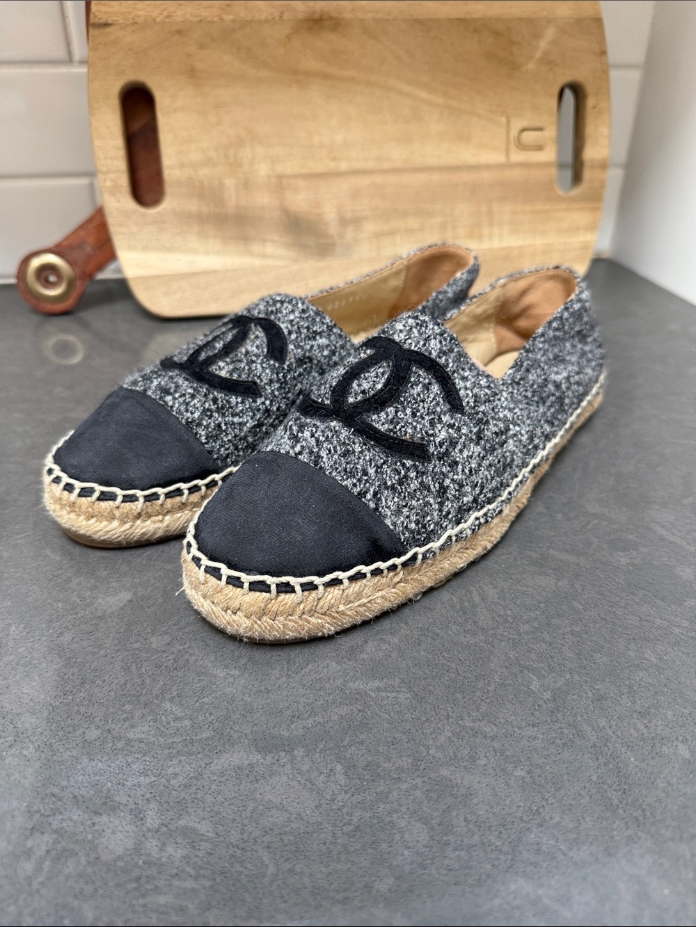 CHANEL CC TWEED CANVAS & SUEDE CAP-TOE ESPADRILLES size 41 European